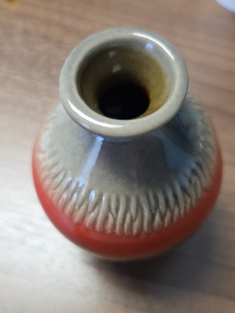 Handmade Ceramic Vase with Red and Brown Gradient - Picture 3 of 4